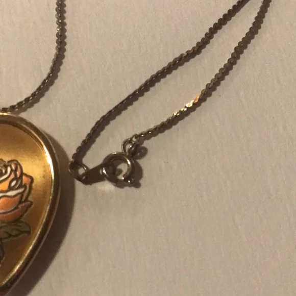 Reed & Barton Demascene Butterfly and Rose Vintage Necklace Gold Tone - Picture 8 of 9